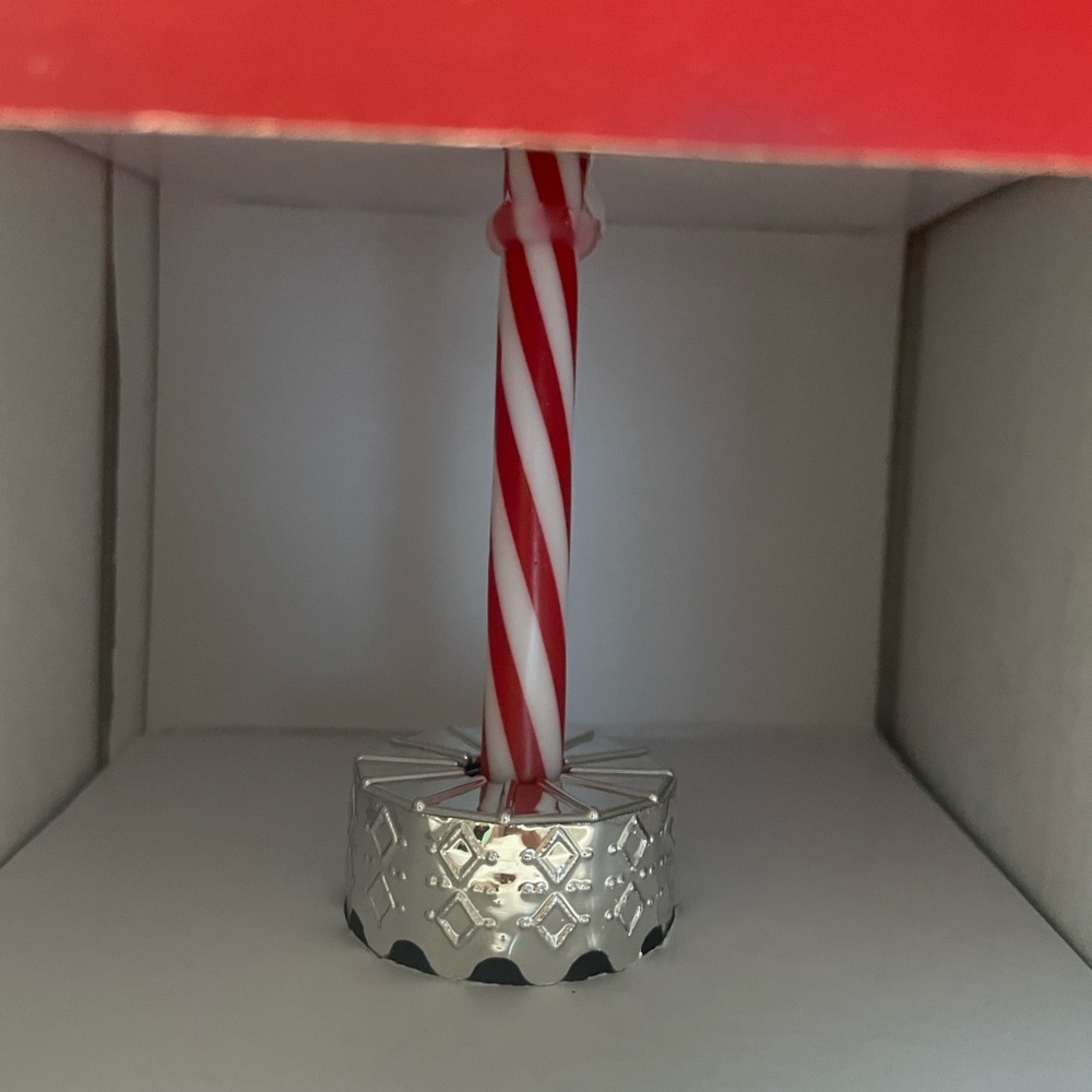 Baking Ornament glass with Red and White Straw - Picture 4 of 5